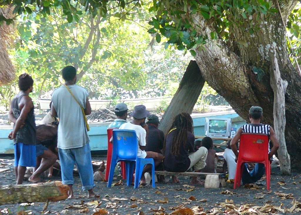 Local entertainment &copy; OceansWatch www.oceanswatch.org